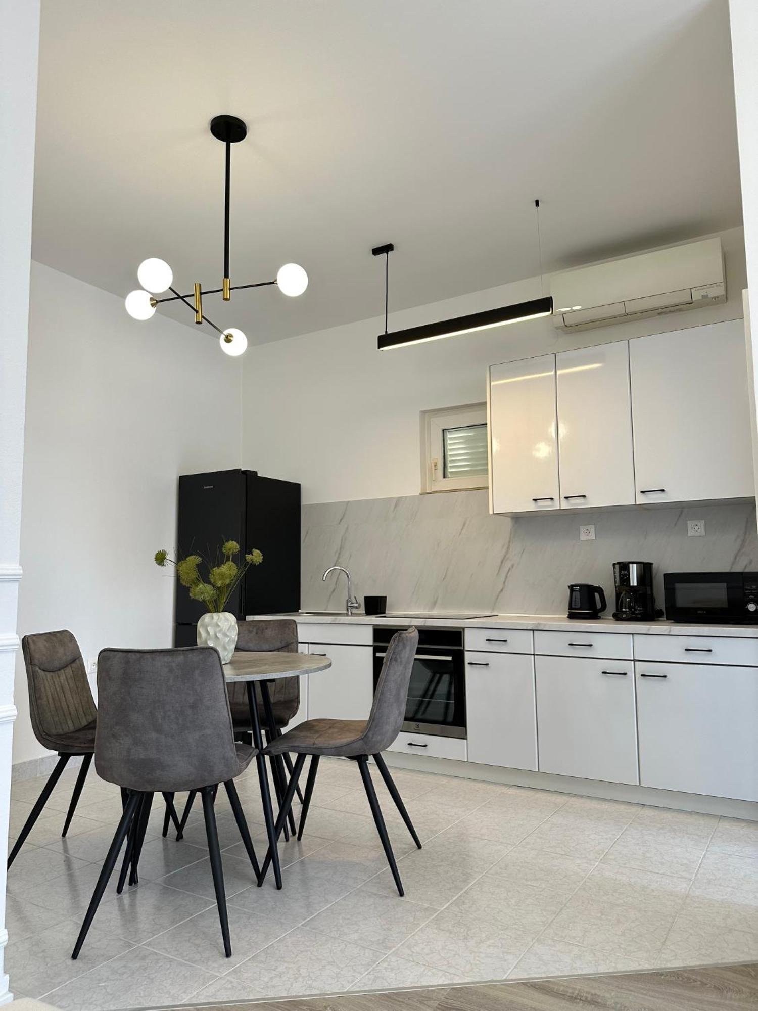 Deluxe Apartments Kate Makarska Extérieur photo